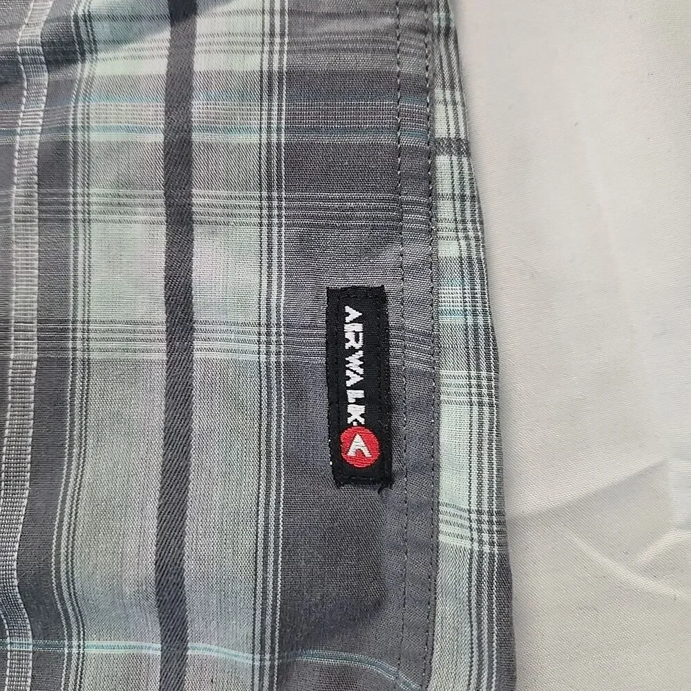 Airwalk Boys Short Sleeve Button Up Shirt Gray Plaid 8 Y2K Skater Streetwear